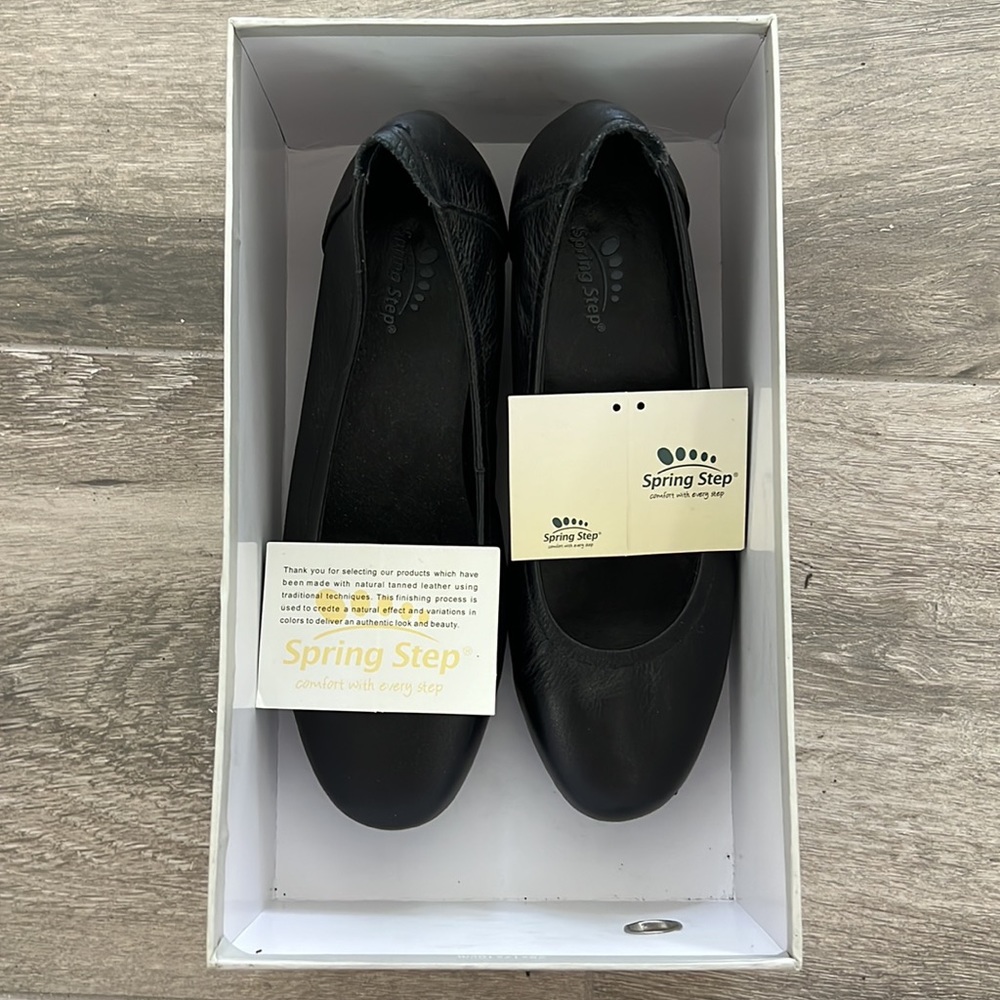 Spring Step Black Wedge Flats - Picture 3 of 6